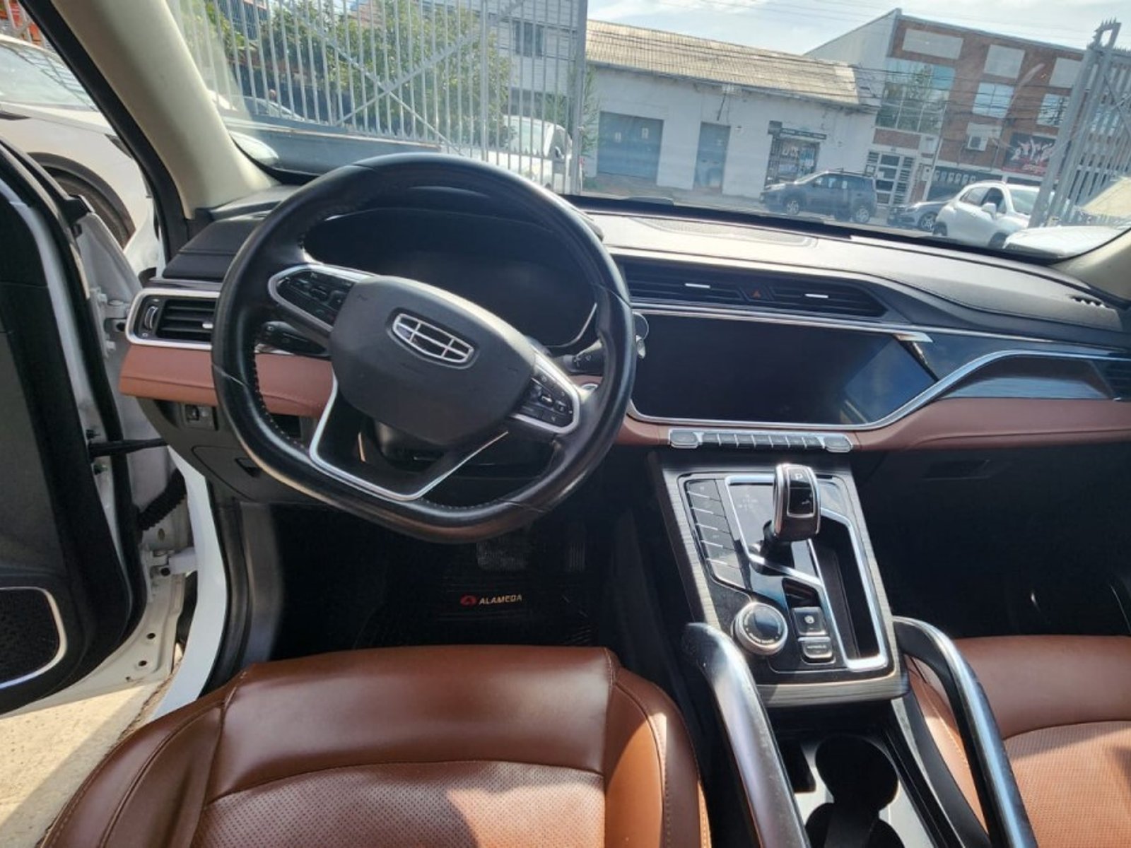 Geely AZKARRA 1.5 AUT 2022 - Foto 3 de 9