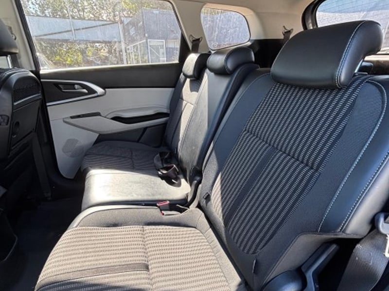 Kia CARENS EX 1.4 AUT 2023 - Imagen 7 de 8