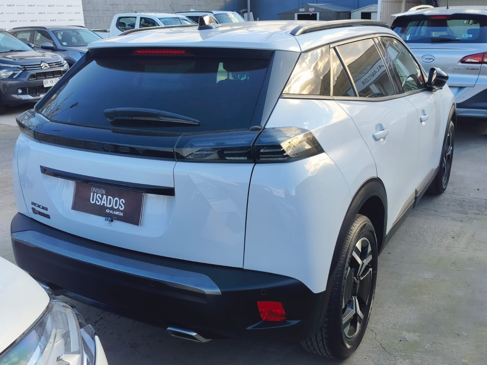 Peugeot 2008 ALLURE 130 1.2 2024 - Imagen 3 de 7