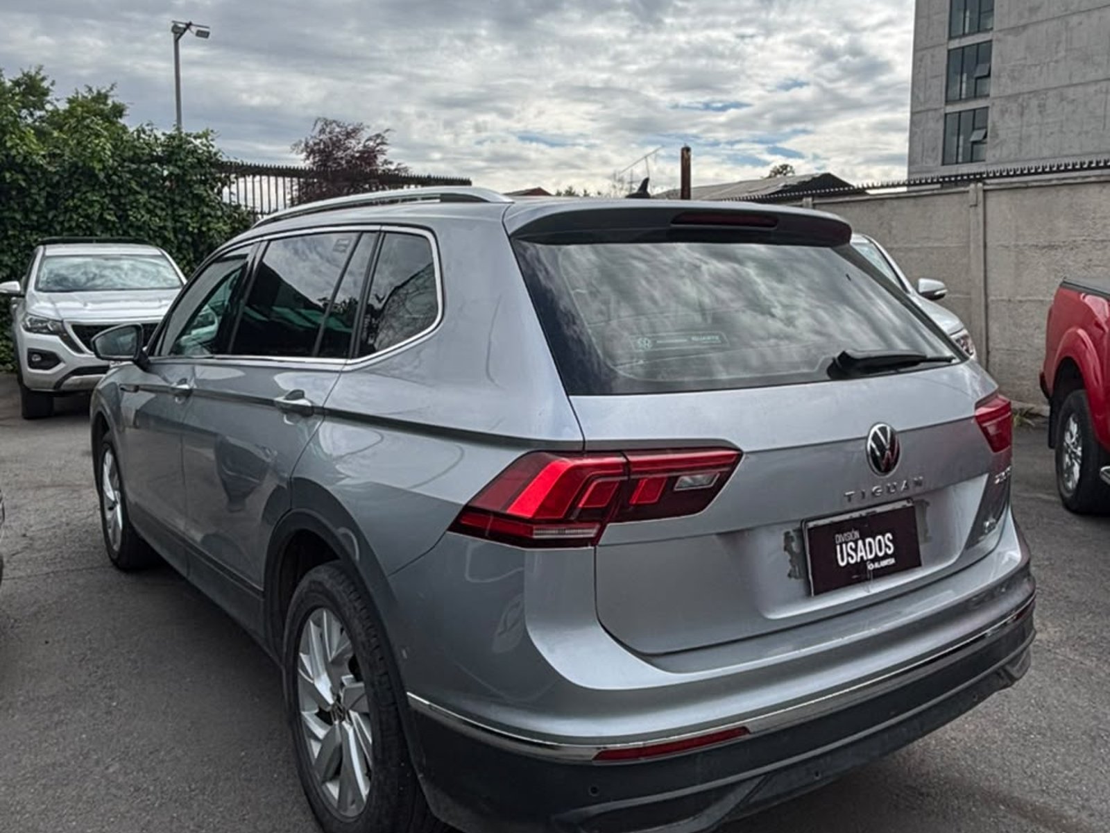 Volkswagen TIGUAN TSI 1.4 AUT 2023 - Foto 2 de 6
