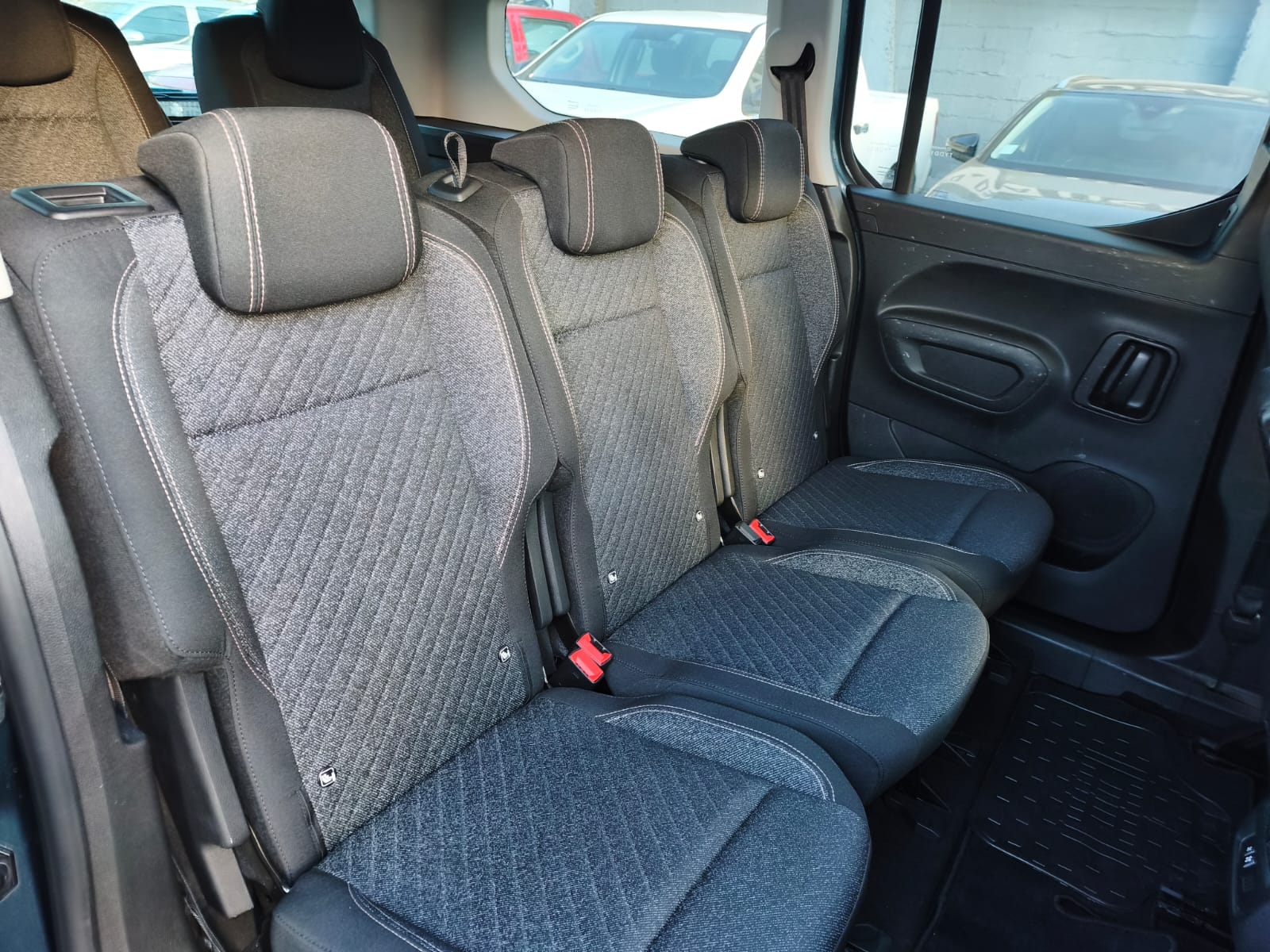 Peugeot RIFTER ALLURE 1.5 2026 - Imagen 9 de 11