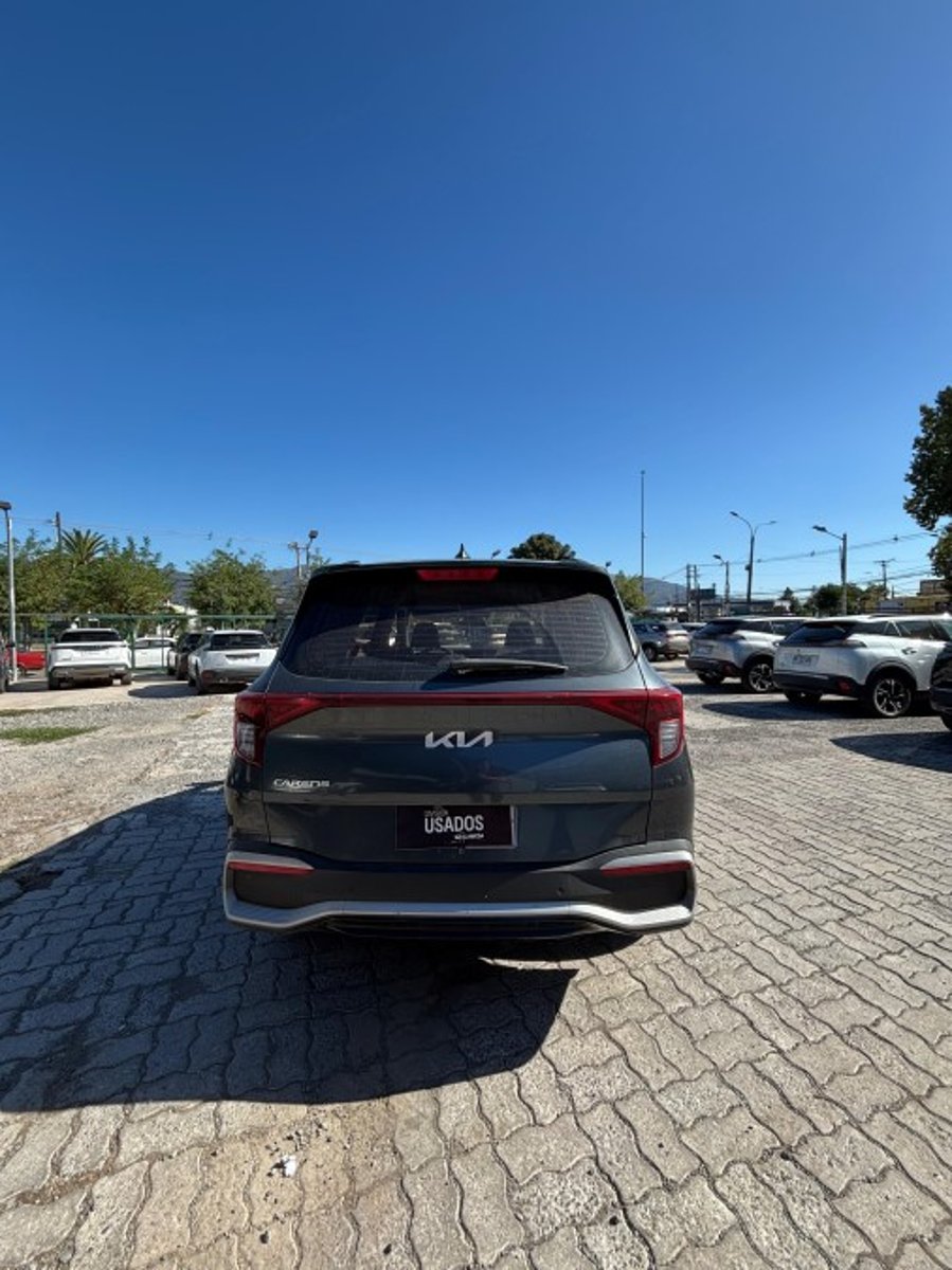 Kia CARENS EX 1.4 AUT 2023 - Imagen 4 de 8