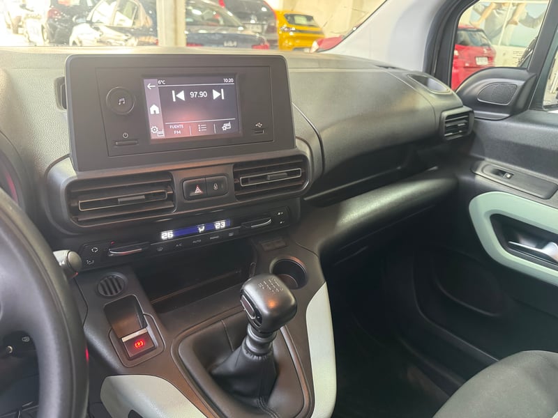 Citroën BERLINGO MULTISPACE BLUEHDI XL 1.5 2022 - Imagen 7 de 9