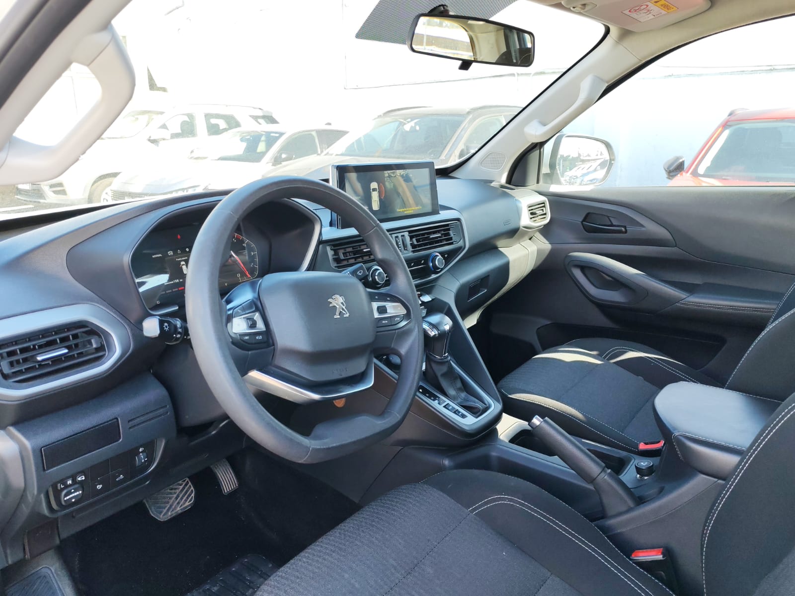 Peugeot LANDTREK BLUEHDI 4X4 2.2 AUT 2024 - Imagen 9 de 10