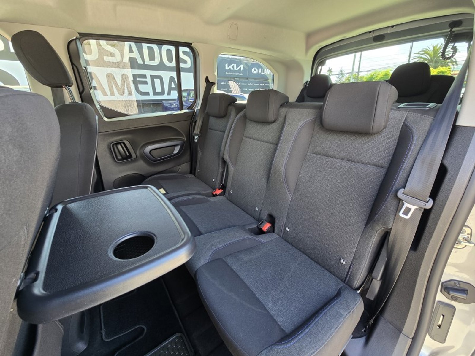Peugeot RIFTER ALLURE BLUE HDI 4X2 1.5 2024 - Foto 4 de 7