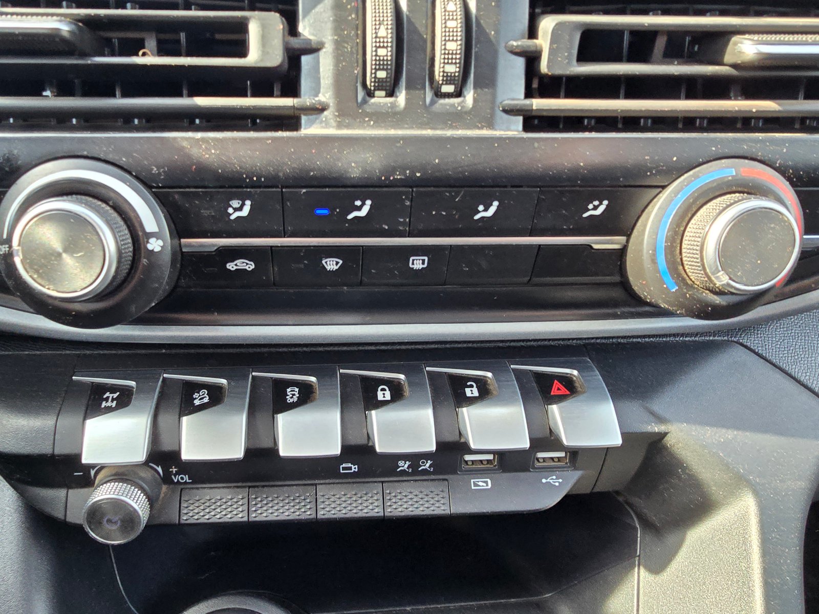 Peugeot LANDTREK BLUEHDI 4X4 2.2 AUT 2024 - Imagen 6 de 18