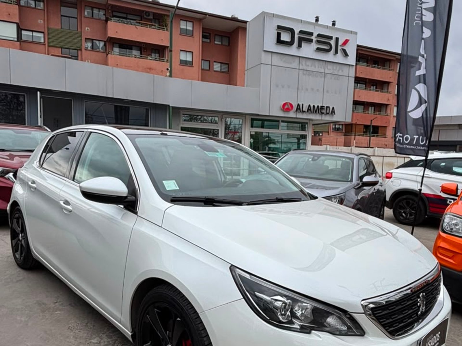 Peugeot 308 BLUE HDI 130 EAT8 1.5 AUT 2022 - Foto 5 de 7
