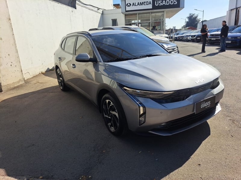 Kia K3 CROSS EX MPI 1.6 2025 - Imagen 3 de 9