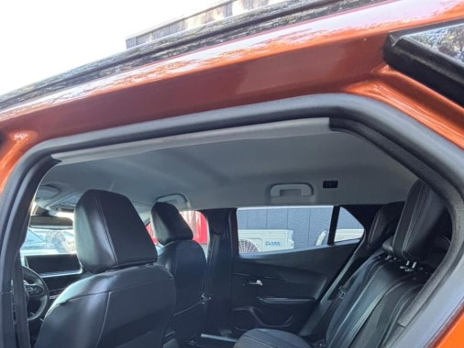 Peugeot 2008 BLUE HDI 130 EAT8 1.5 AUT 2022 - Foto 5 de 5