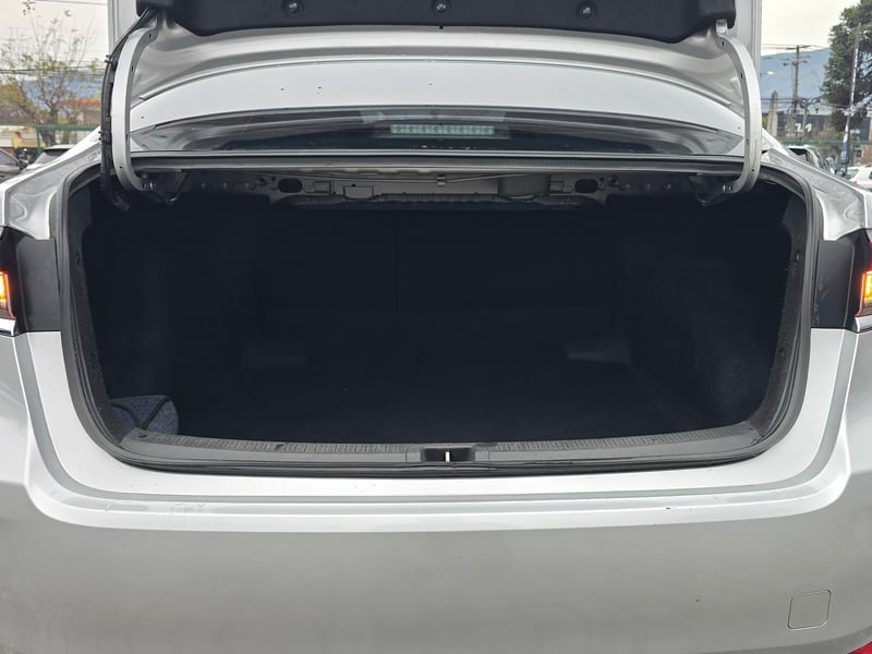 Toyota COROLLA XEI 2.0 2023 - Imagen 6 de 10