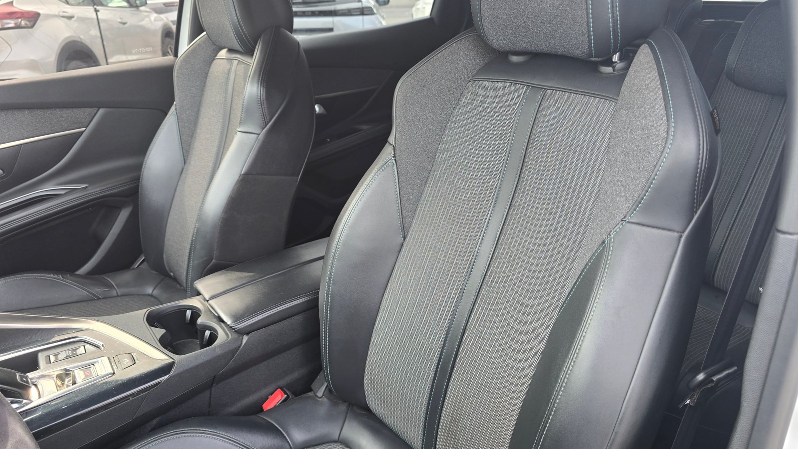 Peugeot 3008 BLUE HDI 1.5 2022 - Imagen 7 de 10