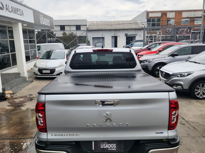 Peugeot LANDTREK BLUE HDI 180 4X4 2.2 2024 - Imagen 6 de 8