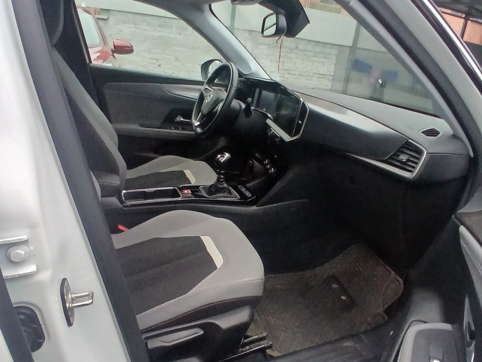 Opel MOKKA 4X2 1.2 2023 - Foto 3 de 4