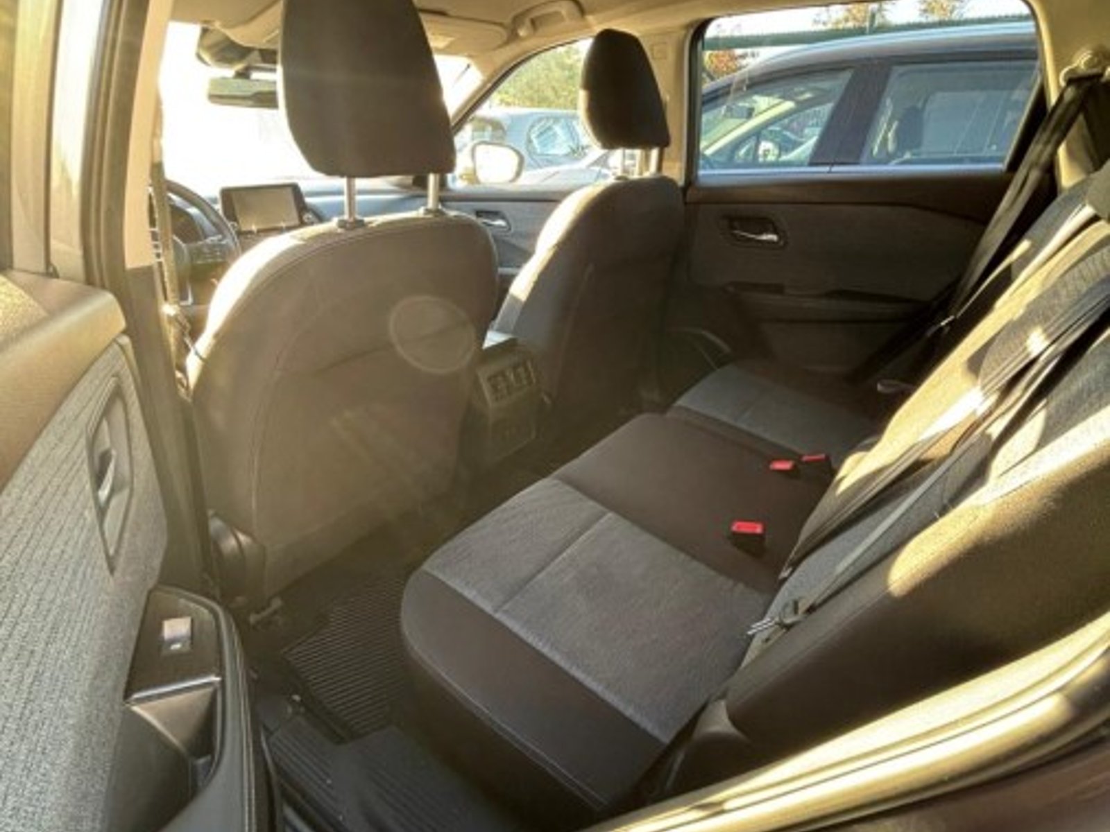 Nissan X TRAIL 2WD 2.5 AUT 2025 - Foto 3 de 7