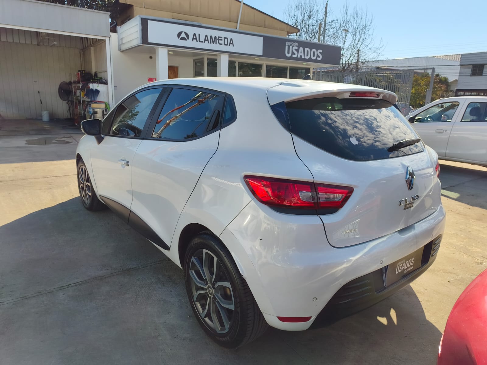 Renault CLIO IV HB 1.2 2019 - Foto 4 de 7