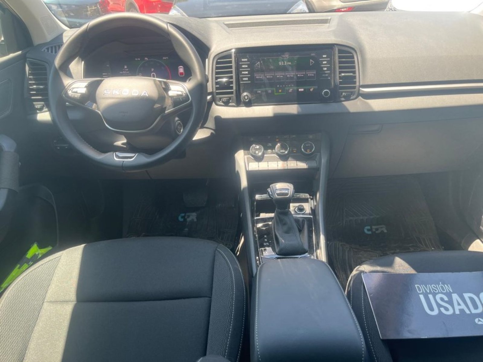 Skoda KAROQ TSI 1.4 AUT 2025 - Foto 4 de 6