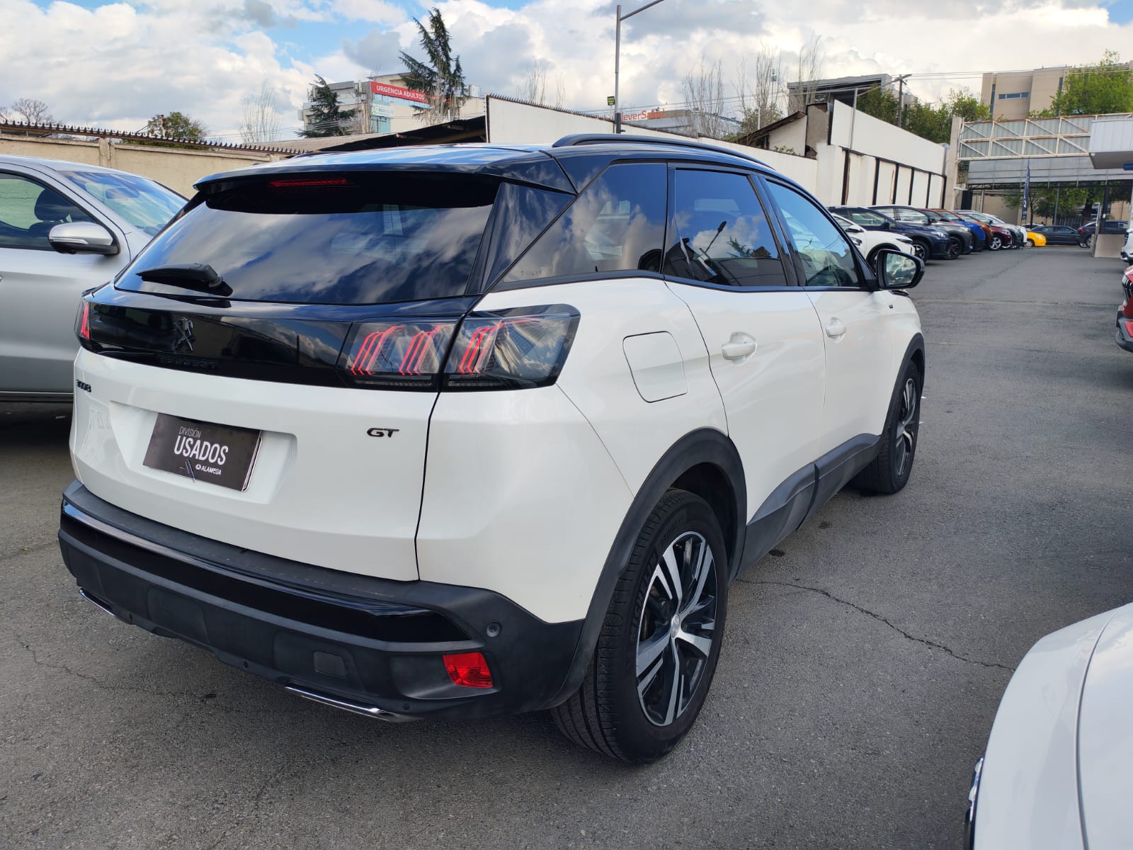 Peugeot 3008 PURETECH 180 EAT8 1.6 AUT 2023 - Foto 4 de 8