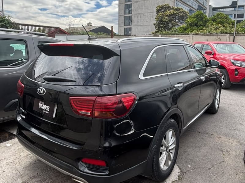 Kia SORENTO EX 2.4 2018 - Imagen 3 de 6