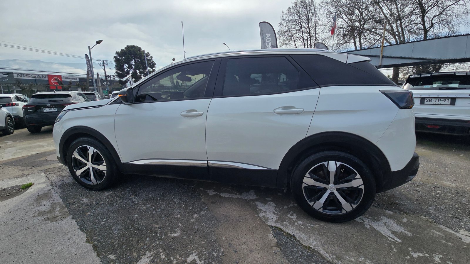 Peugeot 3008 BLUE HDI 1.5 2022 - Imagen 3 de 10