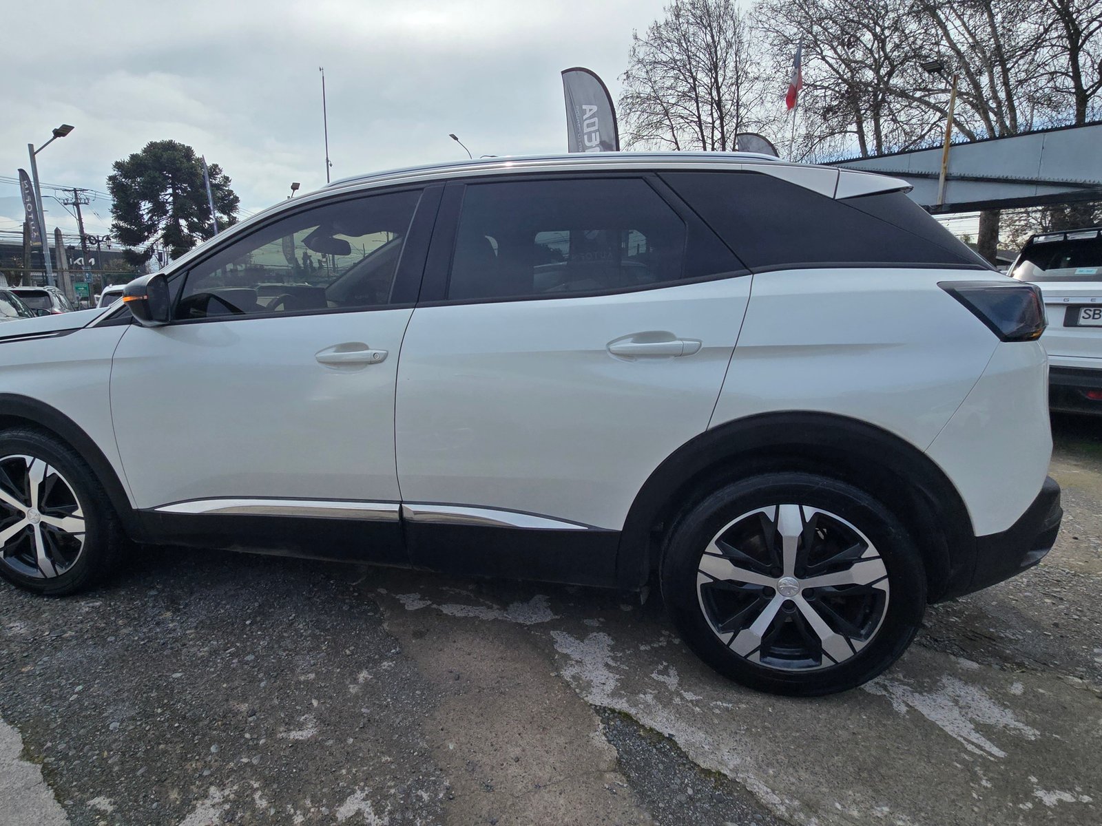 Peugeot 3008 BLUE HDI 1.5 2022 - Foto 3 de 10