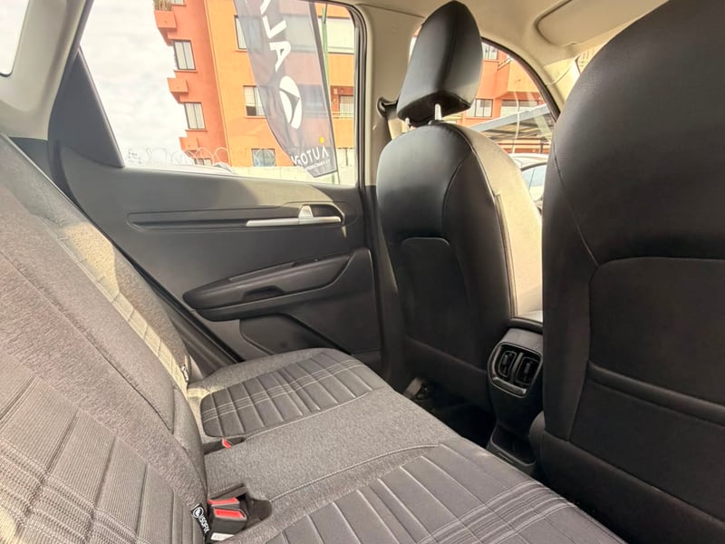 Kia SONET EX 4X2 MT 1.5 2025 - Imagen 4 de 4