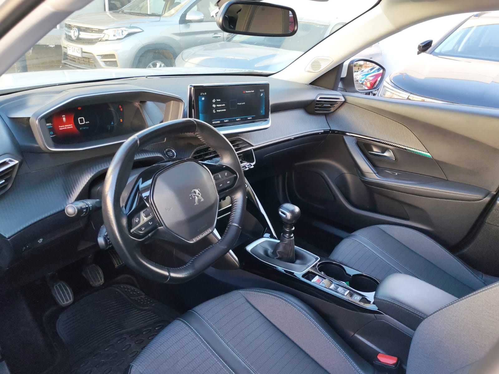 Peugeot 2008 ALLURE 1.2 2021 - Imagen 9 de 10