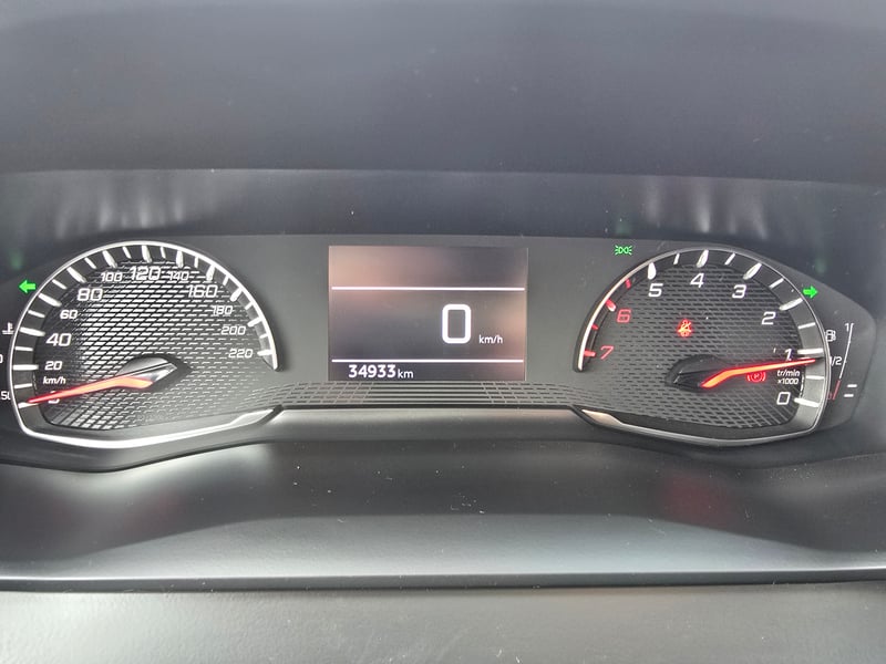 Peugeot 2008 ACTIVE 130 1.2 2024 - Imagen 8 de 18