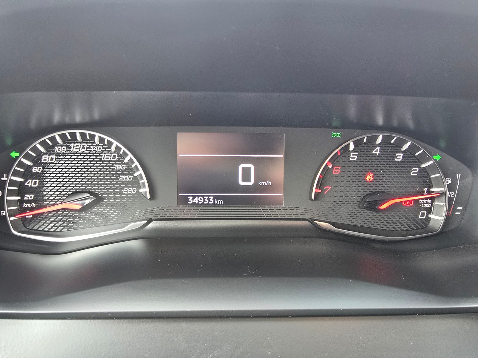Peugeot 2008 ACTIVE 130 1.2 2024 - Imagen 8 de 18