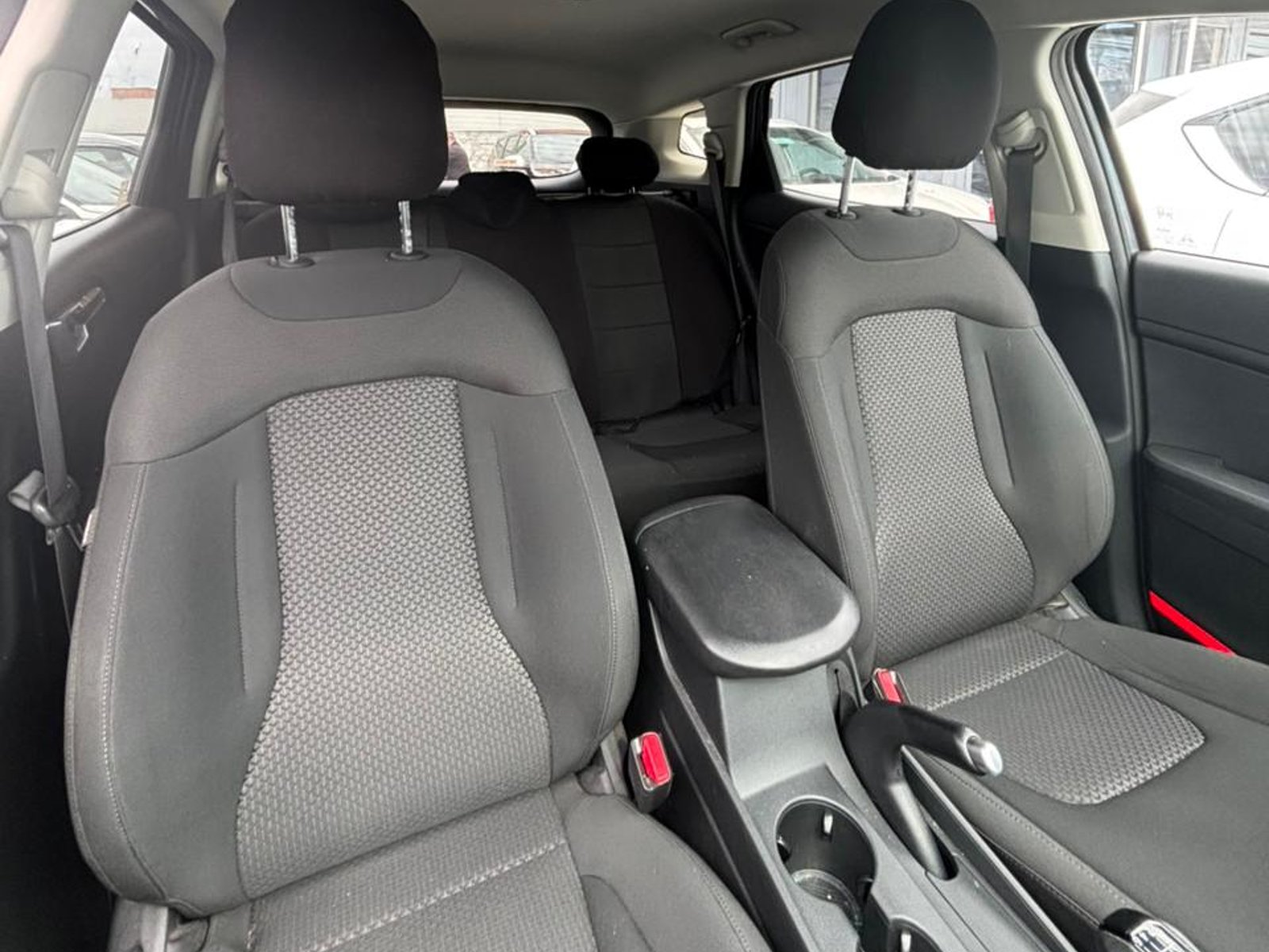 Kia SPORTAGE 2WD 2.0 2026 - Foto 3 de 6