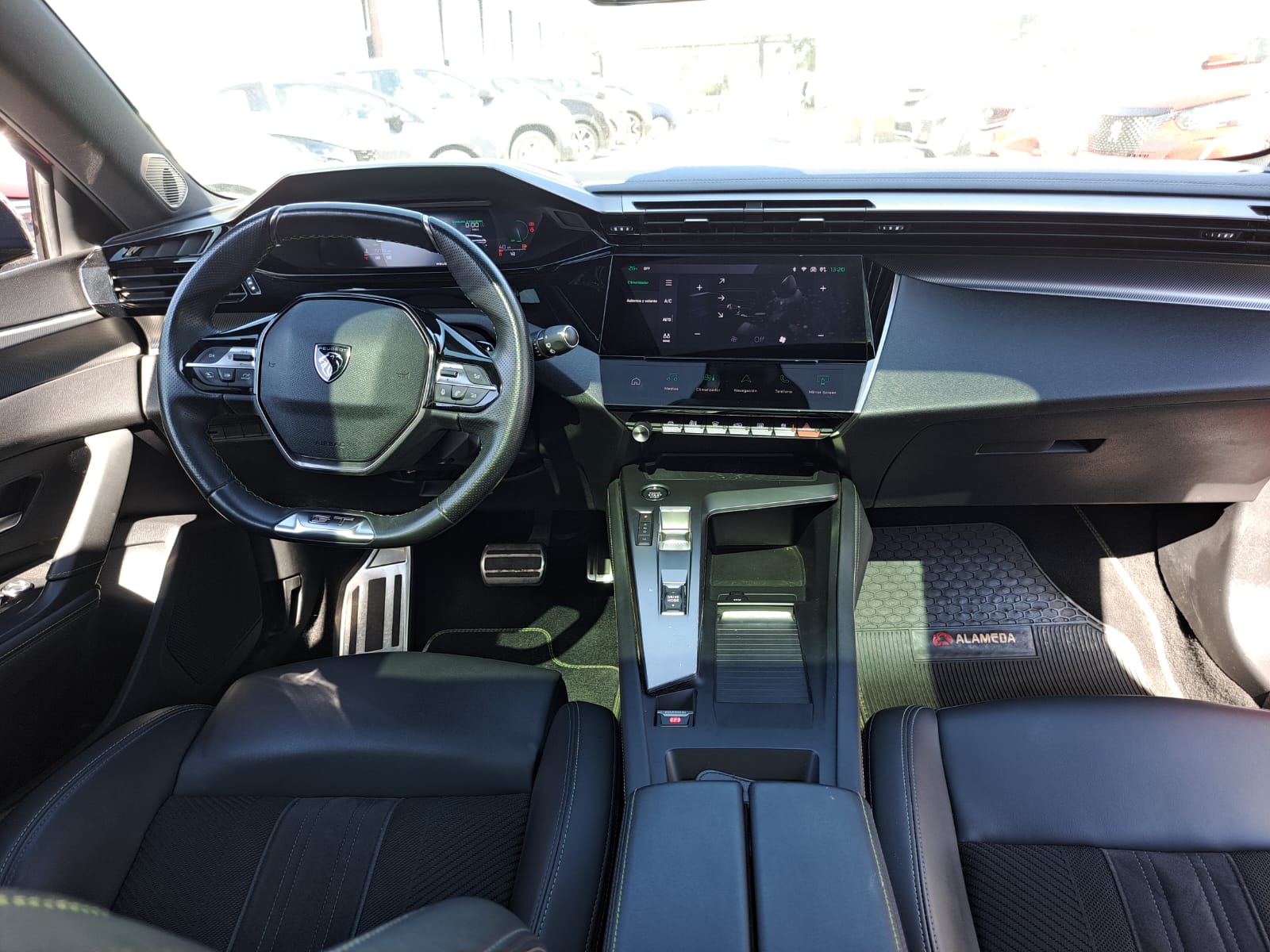 Peugeot 308 PURETECH 1.2 AUT 2023 - Imagen 3 de 10