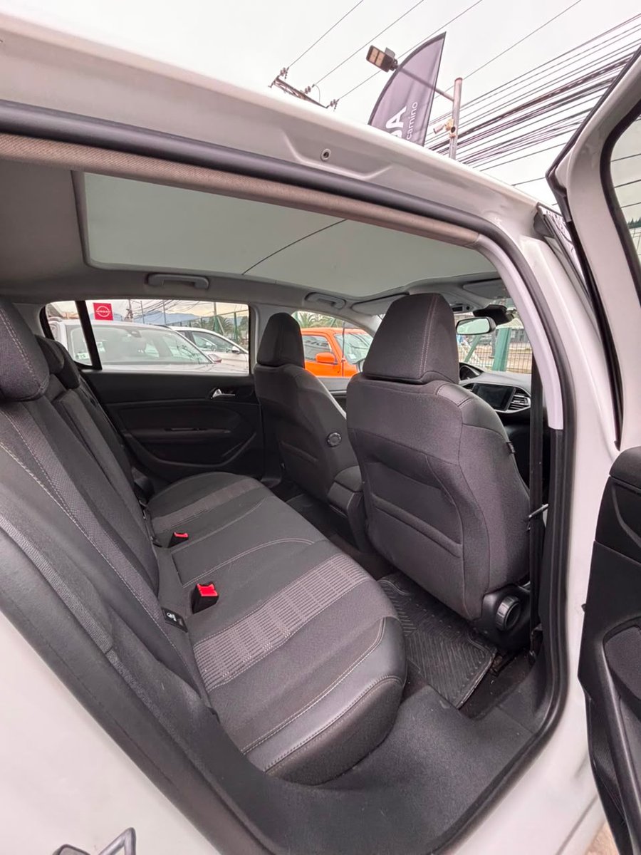 Peugeot 308 BLUE HDI 130 EAT8 1.5 AUT 2022 - Imagen 7 de 7