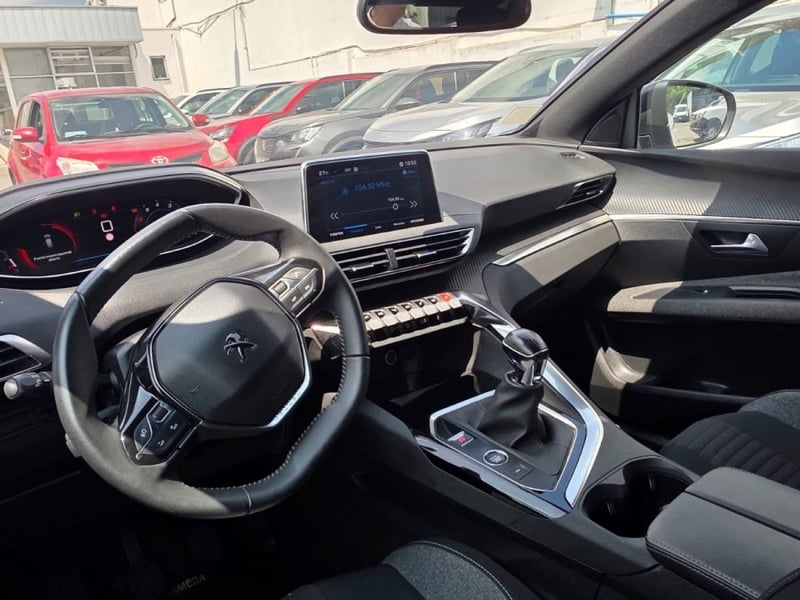 Peugeot 3008 PURETECH 1.2L 2023 - Imagen 7 de 8