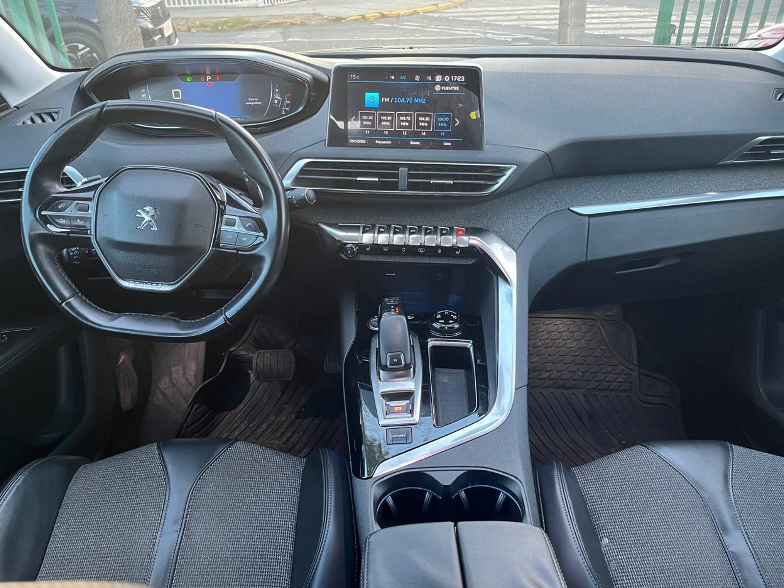 Peugeot 5008 ALLURE 1.6 AUT 2019 - Foto 2 de 7