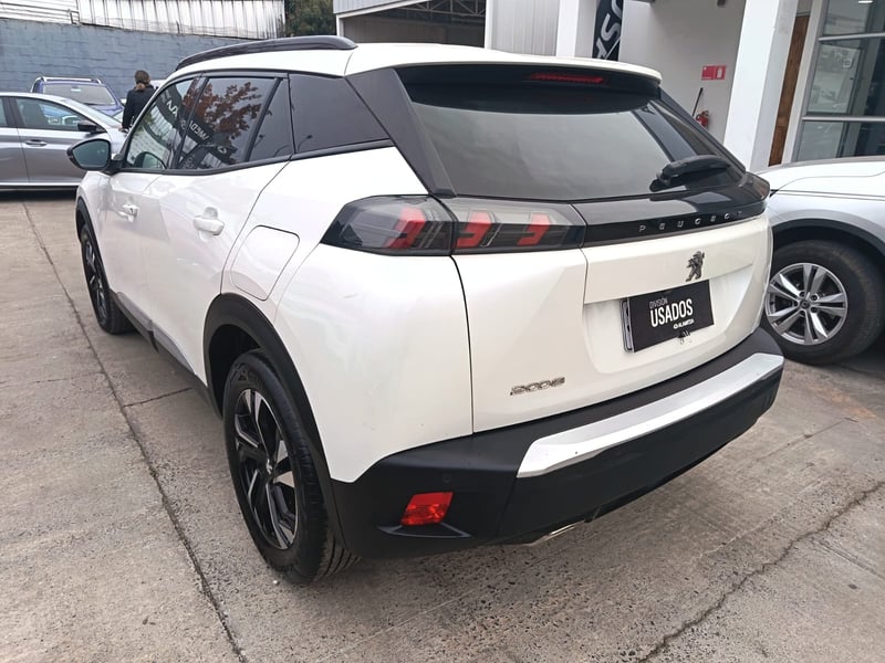 Peugeot 2008 PURETECH 130 1.2 2023 - Imagen 8 de 8