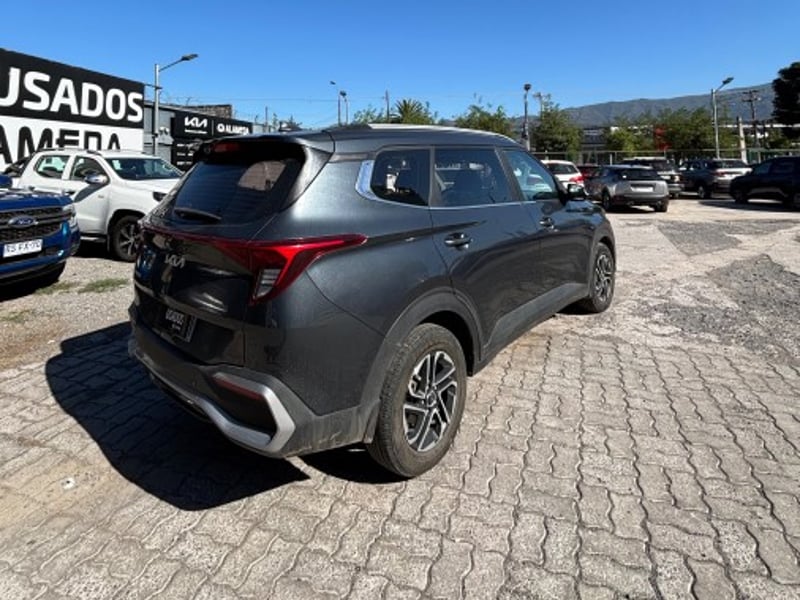 Kia CARENS EX 1.4 AUT 2023 - Imagen 5 de 8