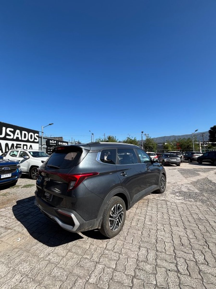 Kia CARENS EX 1.4 AUT 2023 - Imagen 5 de 8