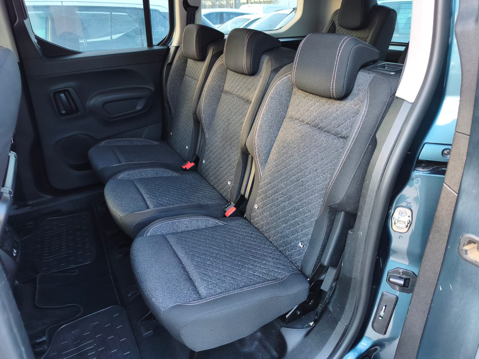 Peugeot RIFTER ALLURE 1.5 2026 - Imagen 8 de 11