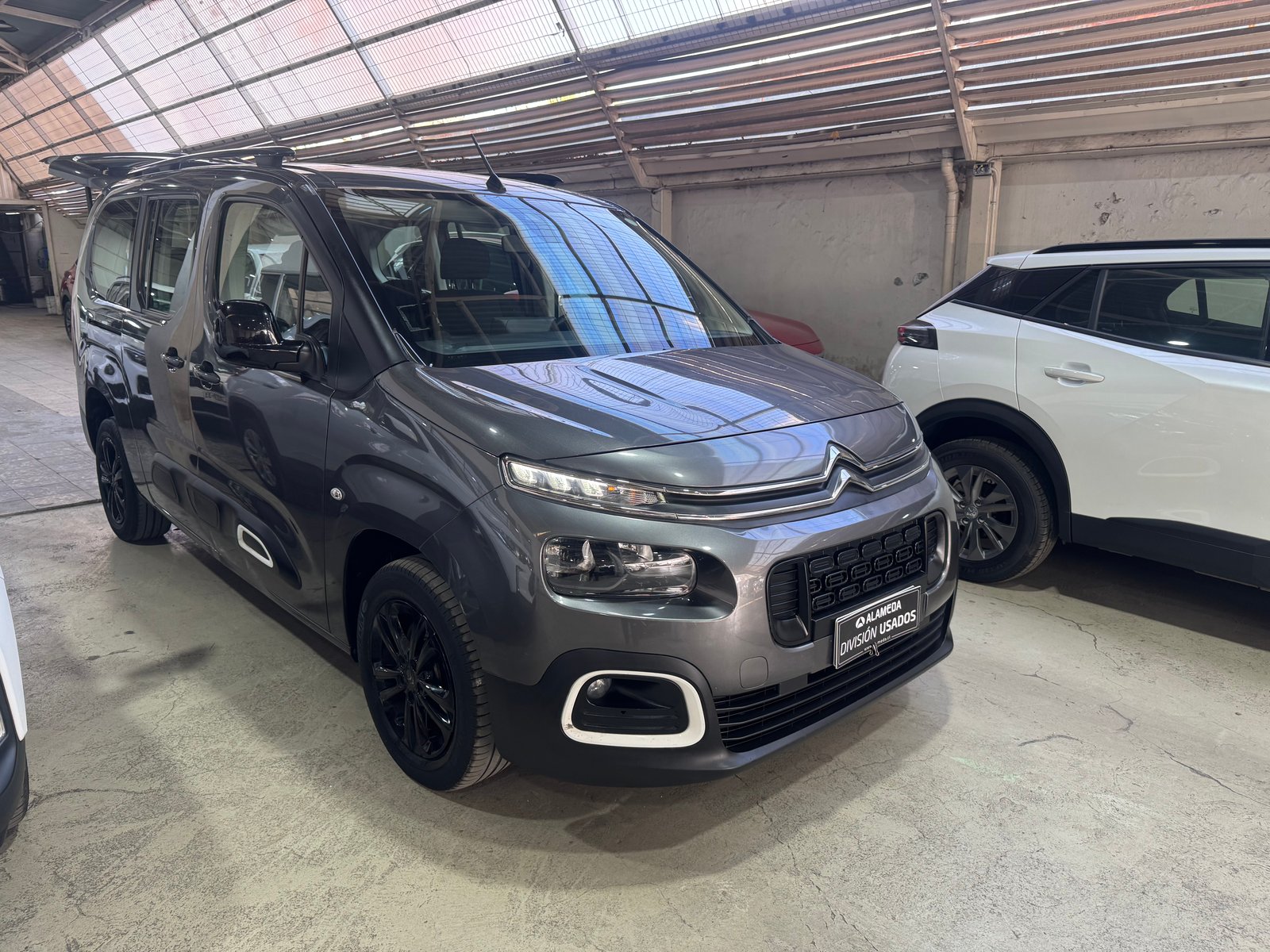 Citroën BERLINGO MULTISPACE BLUEHDI XL 1.5 2022 - Imagen 3 de 9