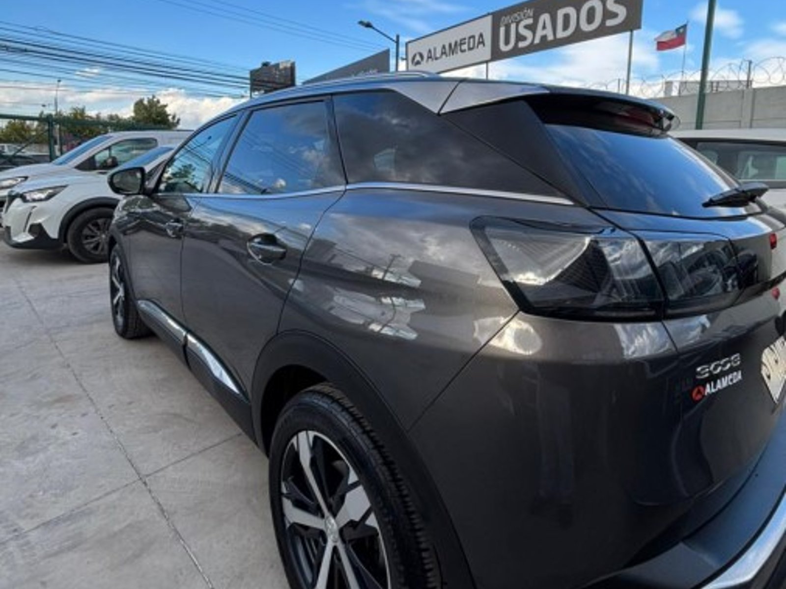 Peugeot 3008 PURETECH 180 EAT8 1.6 AUT 2023 - Foto 2 de 7