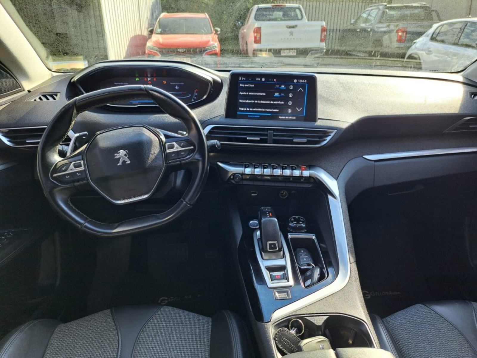Peugeot 3008 ALLURE 1.5 AUT 2019 - Foto 3 de 8