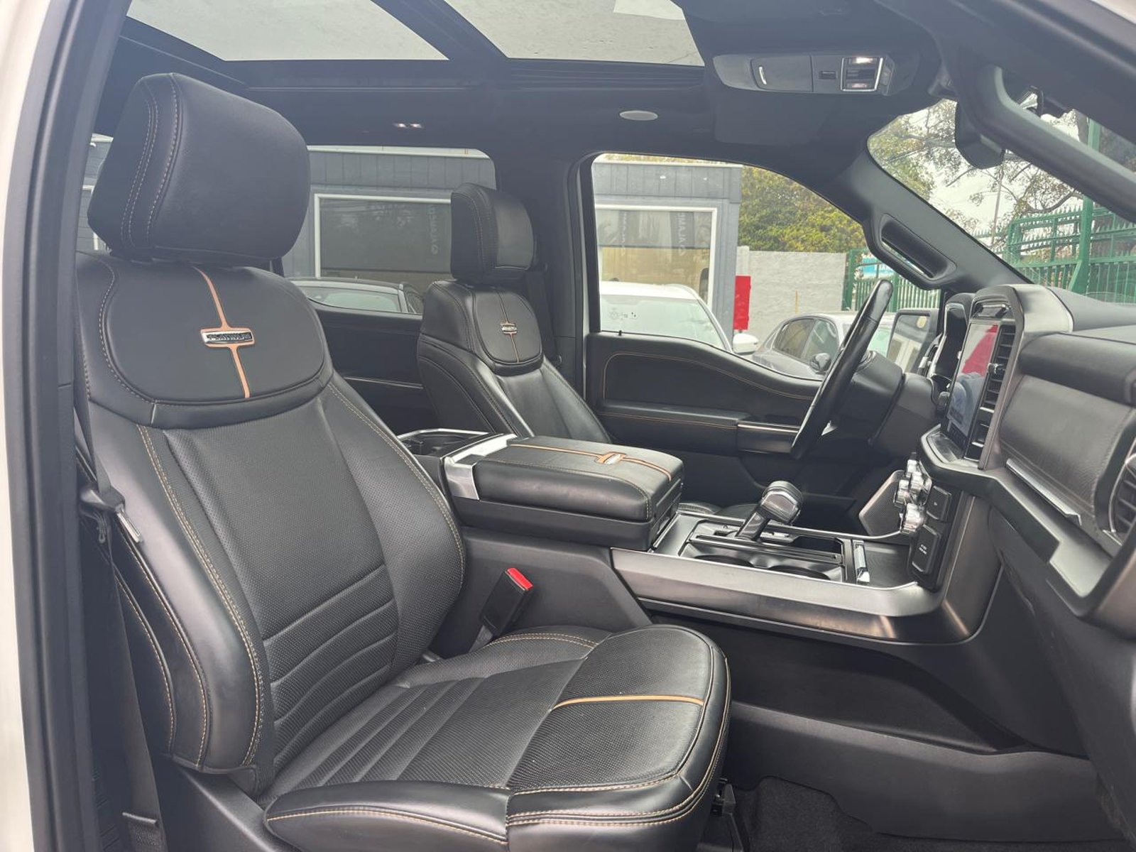 Ford F150 PLATINIUM 4X4 3.5 AT 2024 - Foto 3 de 9