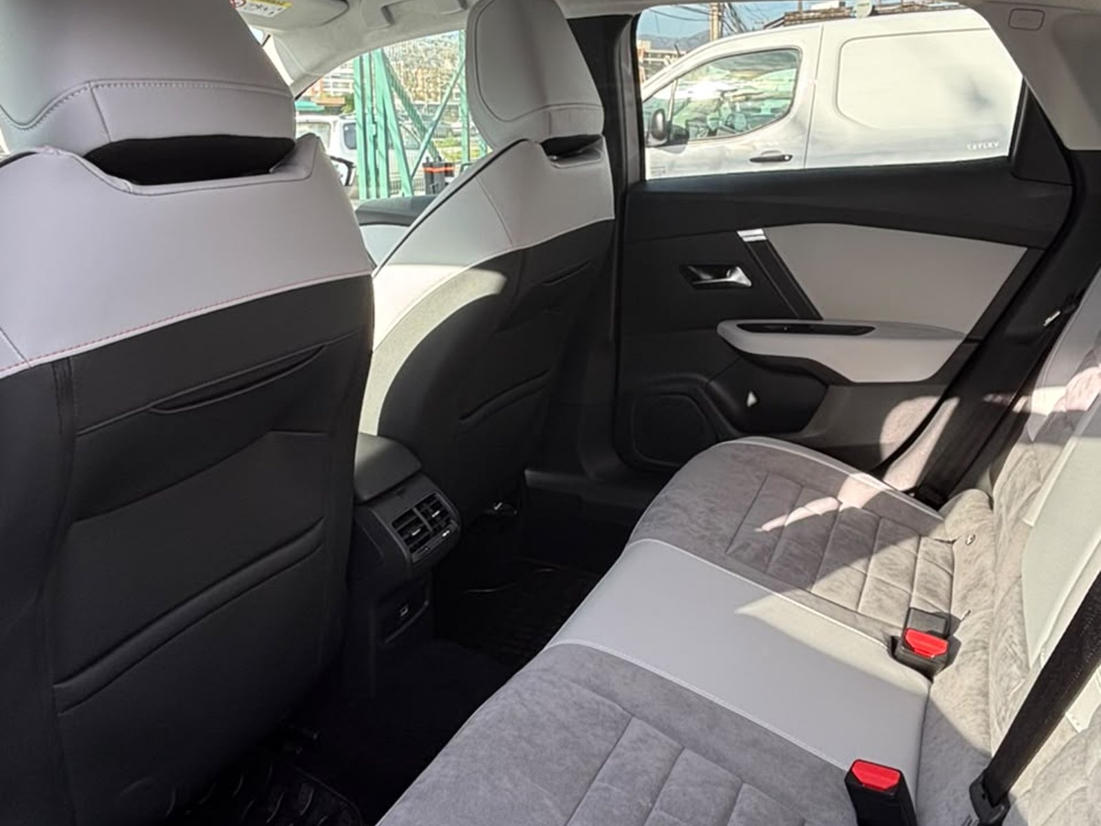 Citroën C4 MHEV 1.2 AUT 2026 - Foto 3 de 6