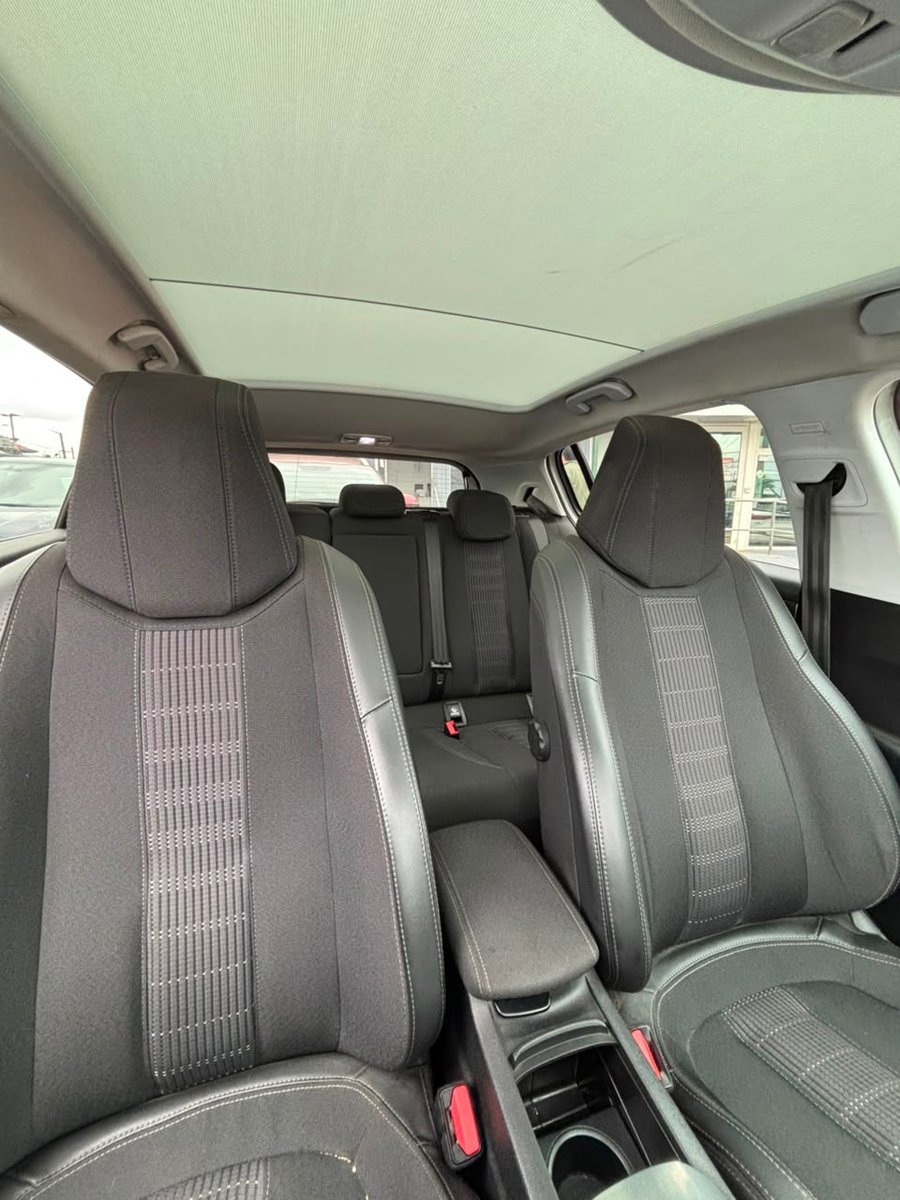 Peugeot 308 BLUE HDI 130 EAT8 1.5 AUT 2022 - Imagen 4 de 7