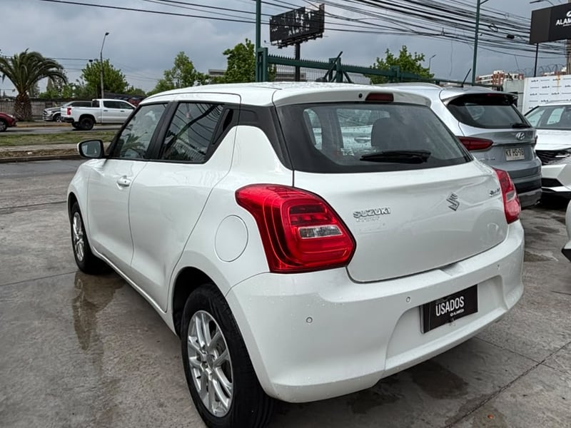 Suzuki SWIFT GL SPORT HB 1.2 2021 - Imagen 3 de 6