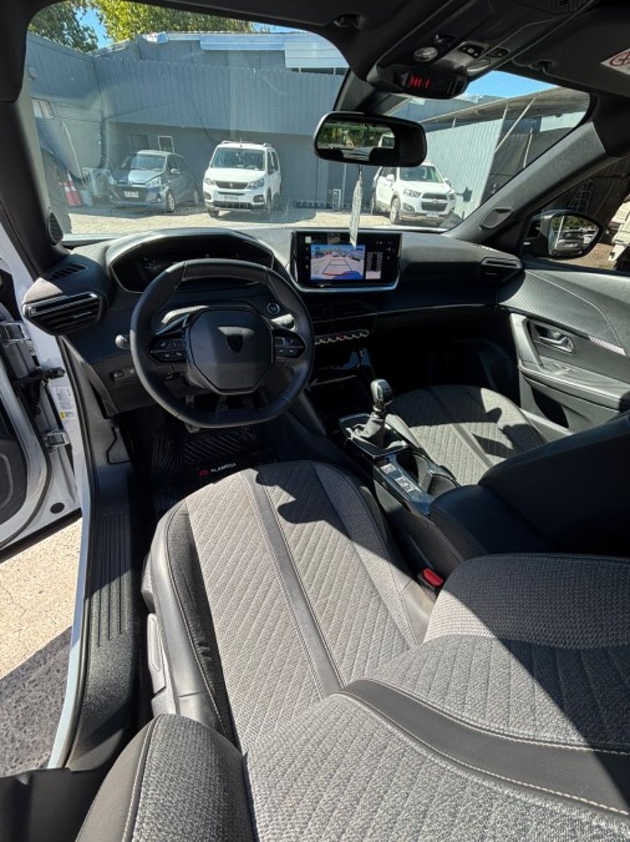 Peugeot 2008 ALLURE 130 1.2 2025 - Imagen 7 de 9