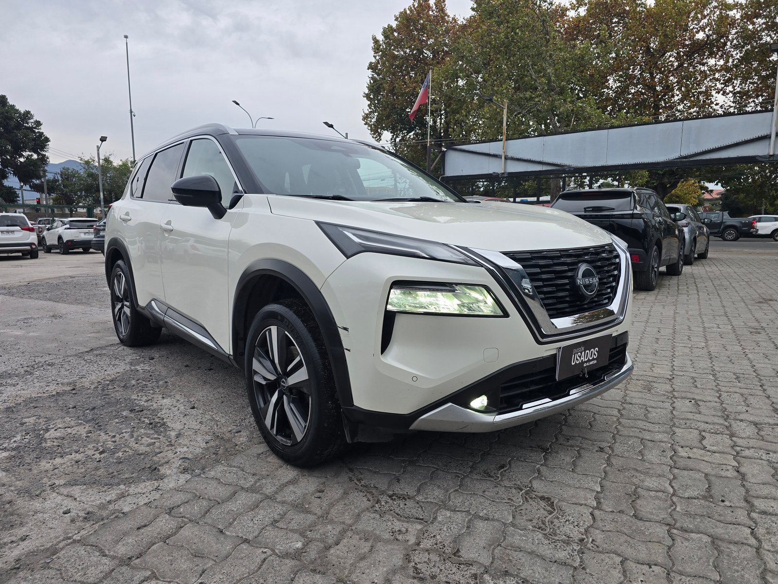 Nissan X TRAIL 4X4 7P CVT 2.5 2023 - Foto 2 de 9