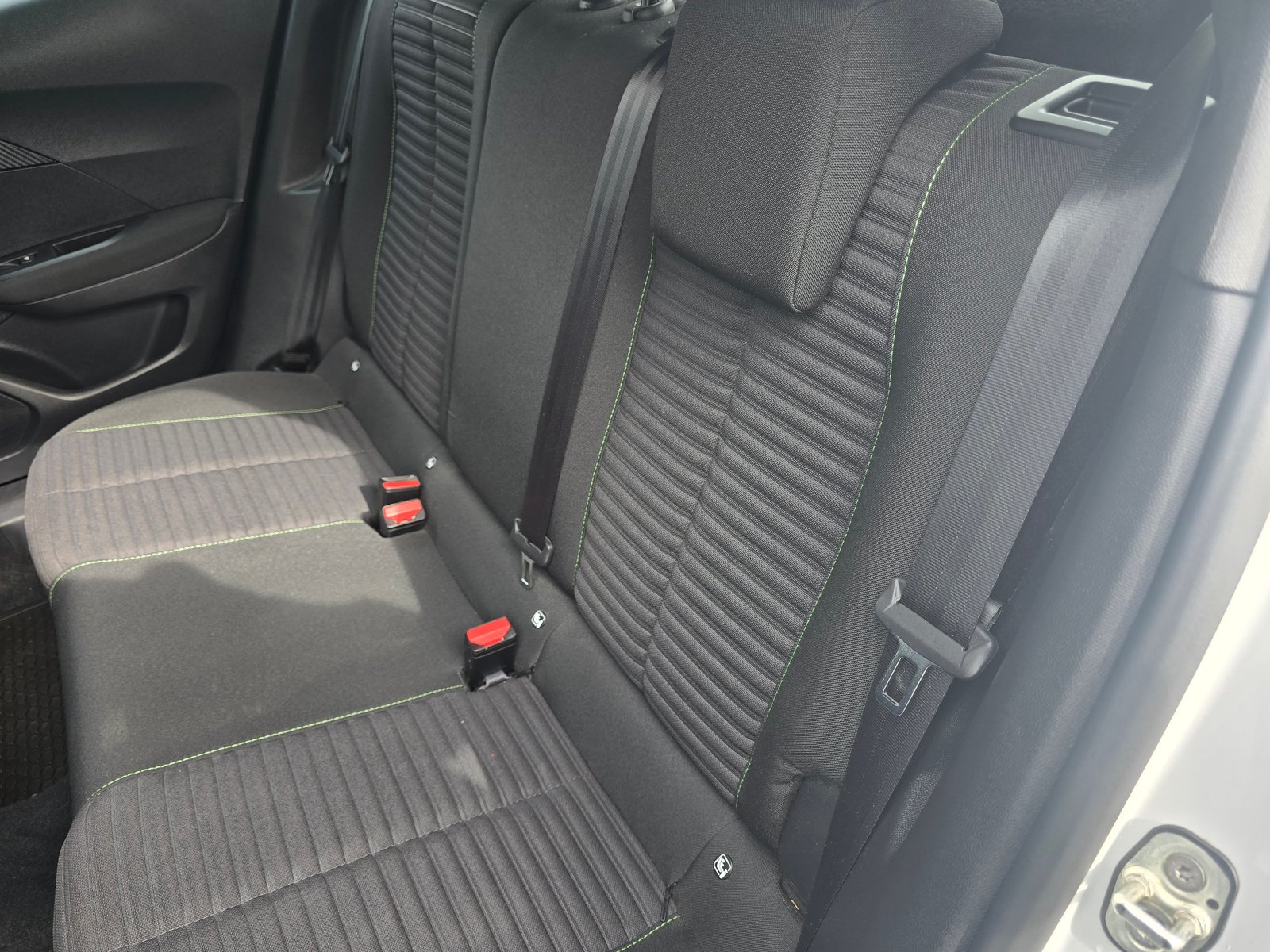 Peugeot 2008 ACTIVE 130 1.2 2024 - Foto 5 de 18