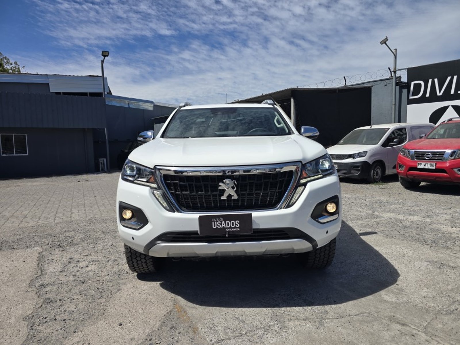 Peugeot LANDTREK BLUE HDI 180 4X4 2.2 2026 - Foto 3 de 10