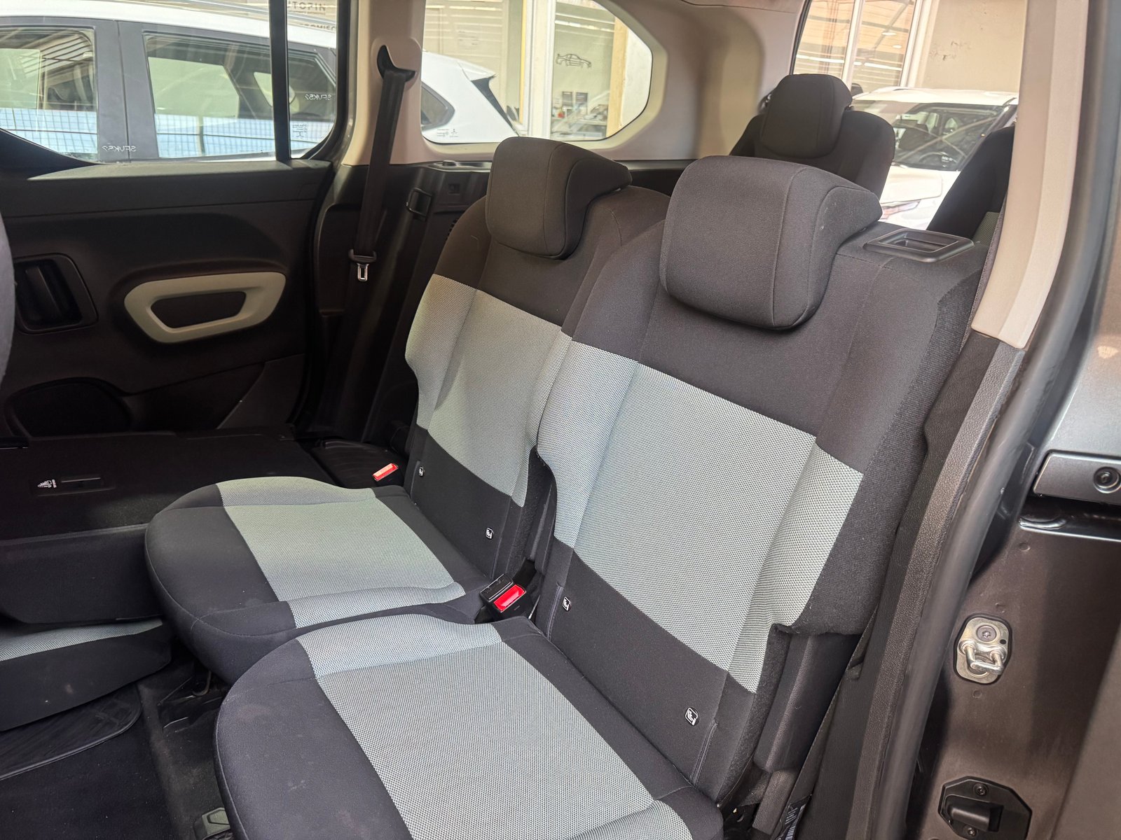 Citroën BERLINGO MULTISPACE BLUEHDI XL 1.5 2022 - Imagen 9 de 9