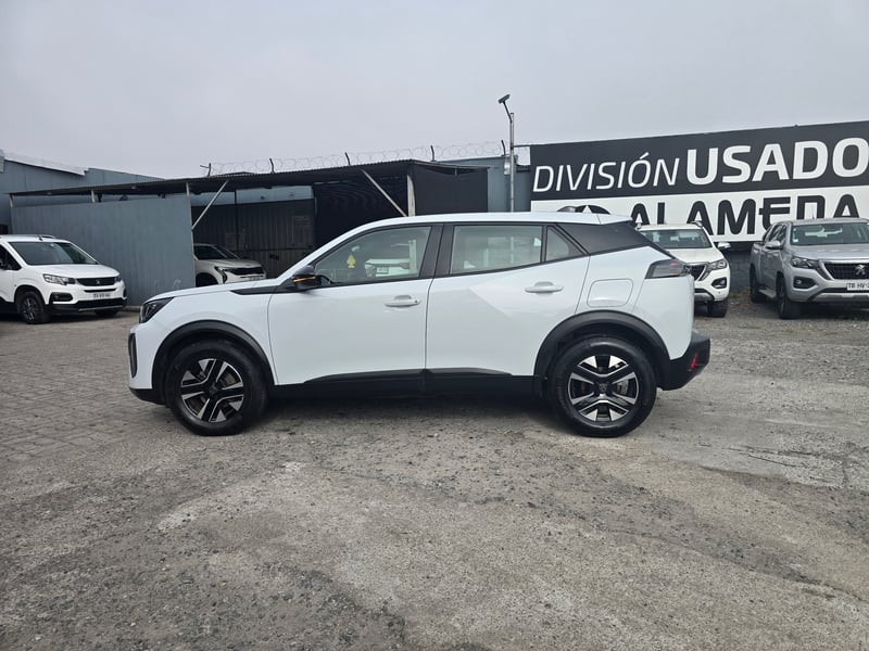 Peugeot 2008 ACTIVE 130 1.2 2024 - Imagen 12 de 18
